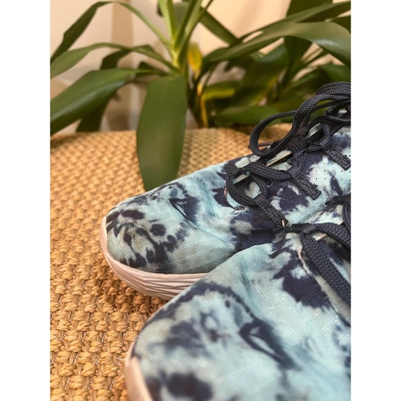 Stylish Athletic Shoes in Blue Tie-Dye - Picture 2 of 10